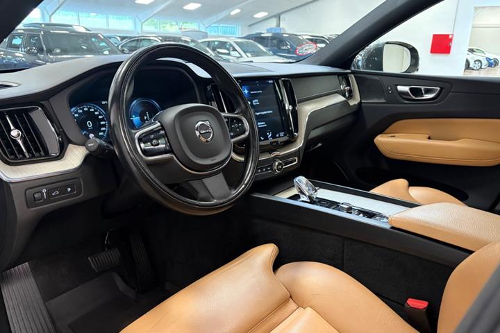 Grå Volvo XC60 fra 2020