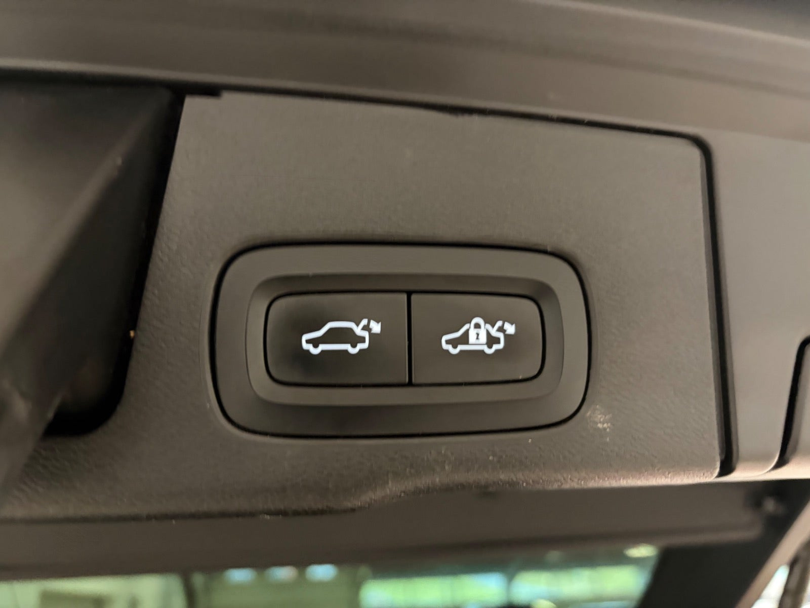 Grå Volvo XC60 fra 2020