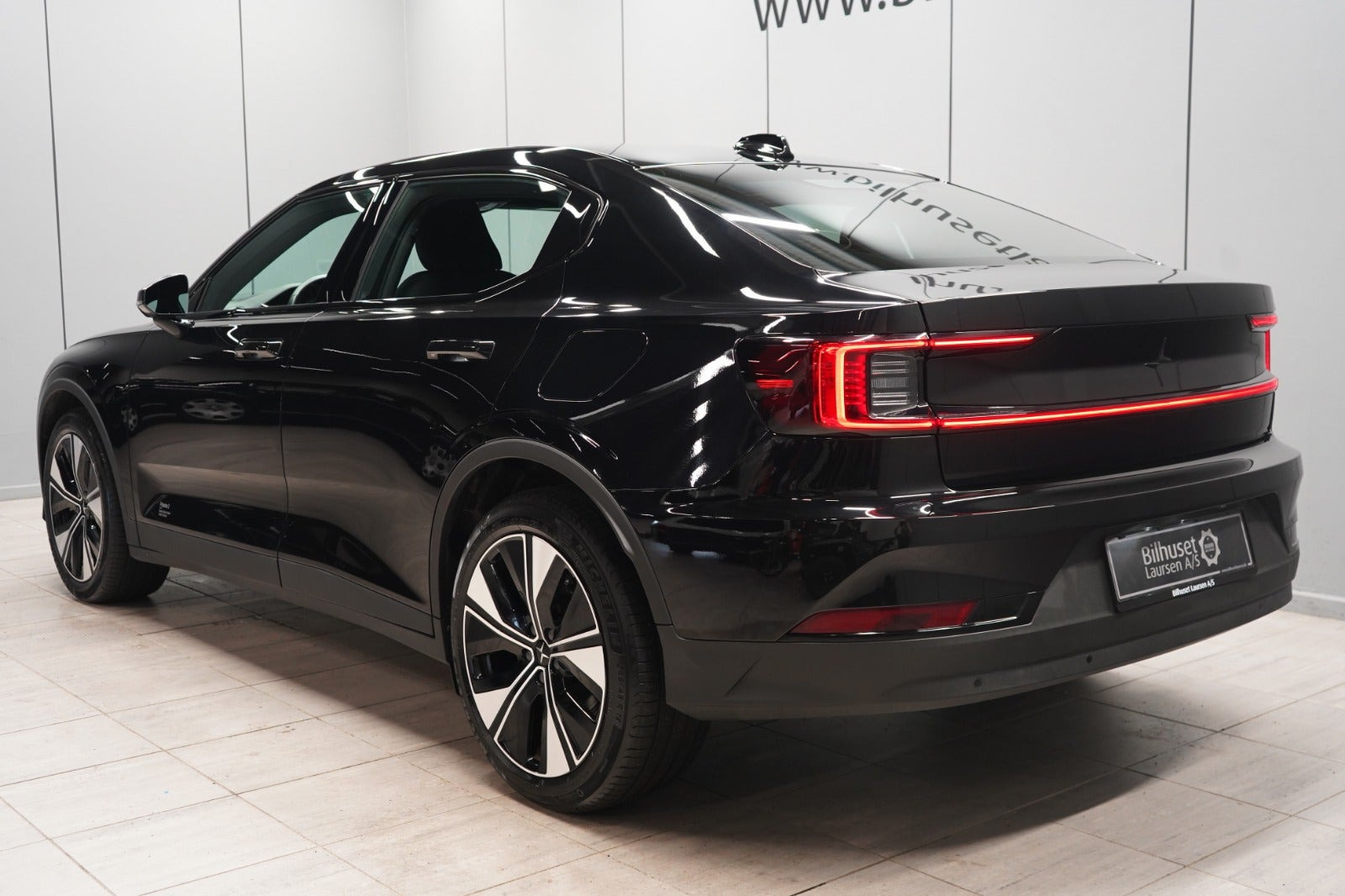 Sort Polestar 2 fra 2023