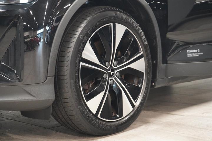 Sort Polestar 2 fra 2023