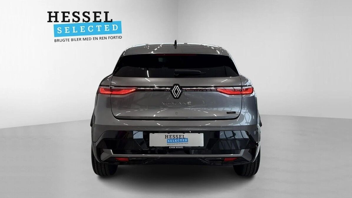 Grå Renault Megane E-Tech fra 2022