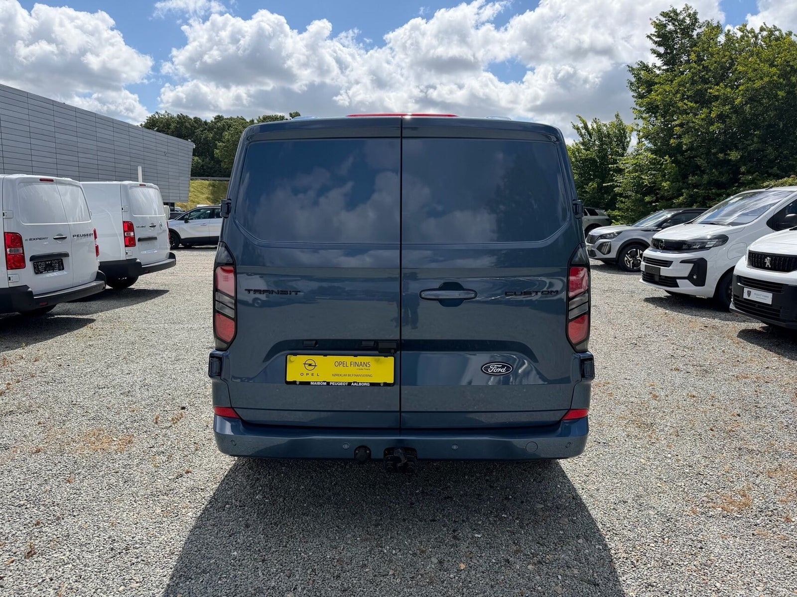 Blå Ford Transit Custom 300 L2 fra 2024
