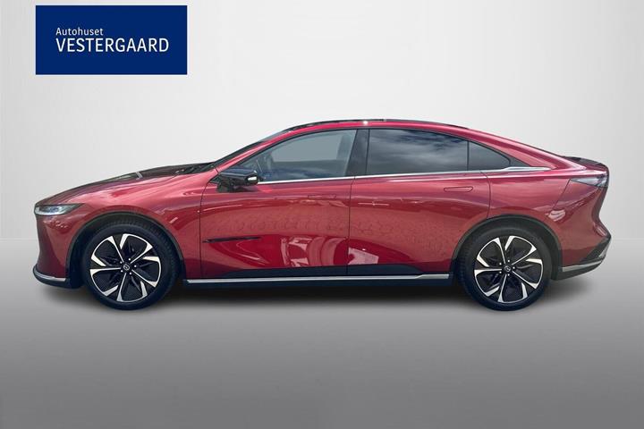 Rød Mazda 6e fra 2025