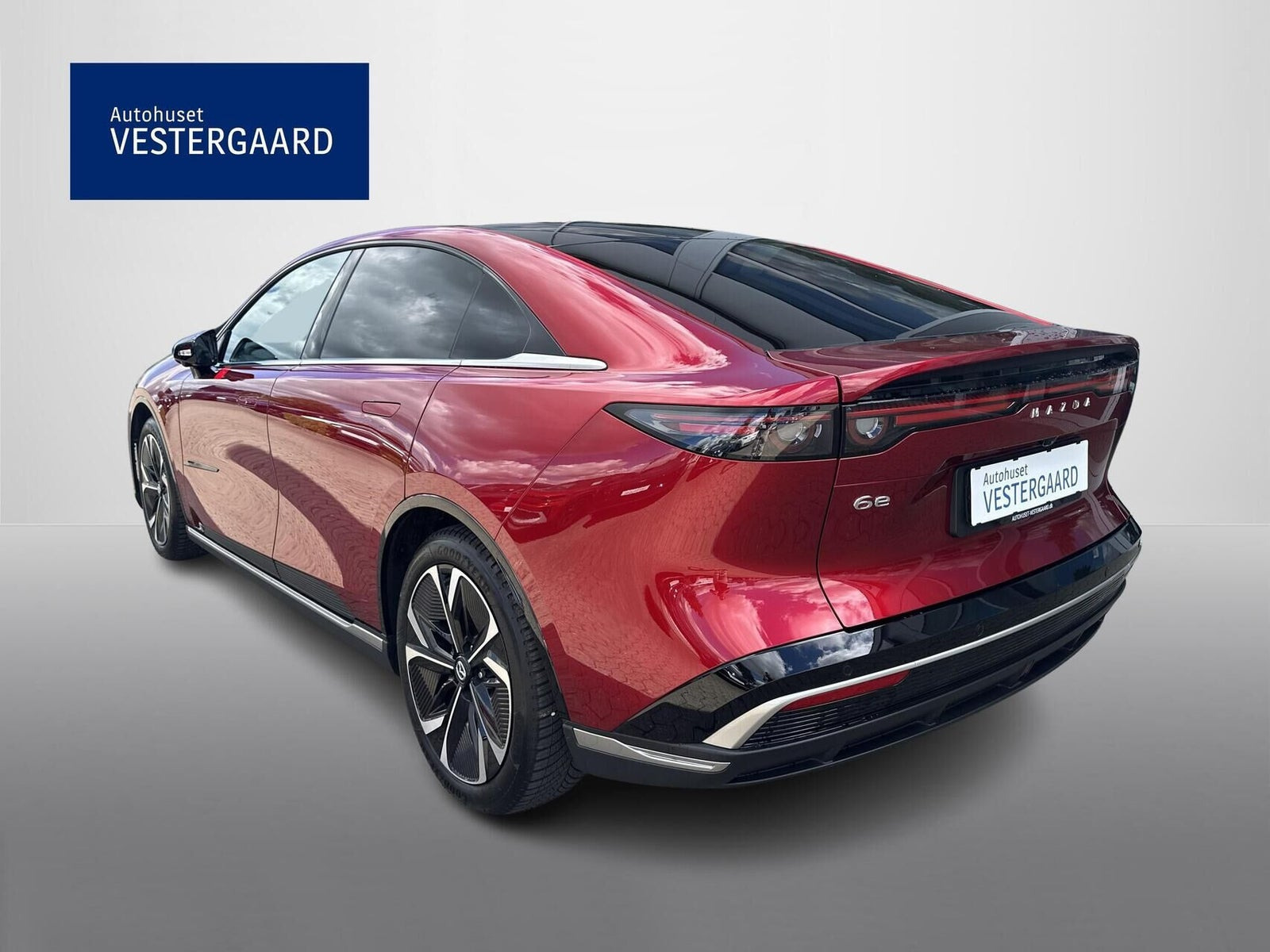 Rød Mazda 6e fra 2025