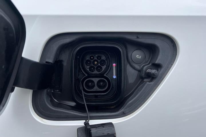 Hvid Polestar 2 fra 2023