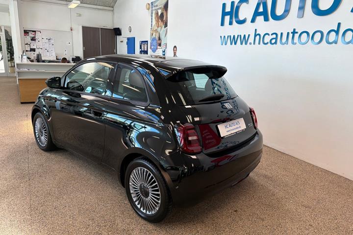 Sort Fiat 500e fra 2024