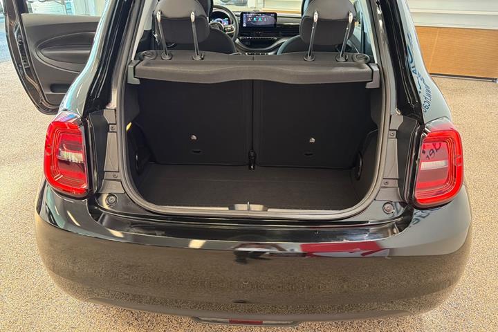 Sort Fiat 500e fra 2024