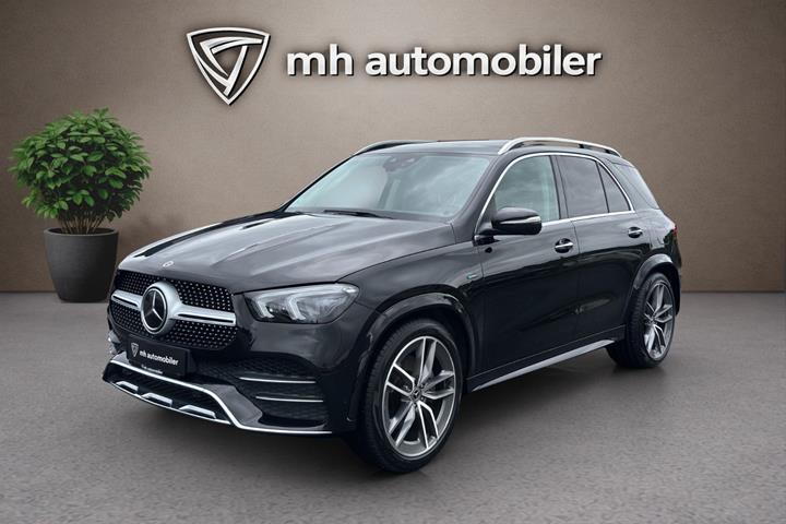 Sort Mercedes GLE350 de fra 2021 set udefra