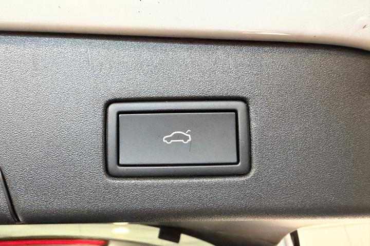 Hvid VW ID.4 fra 2023