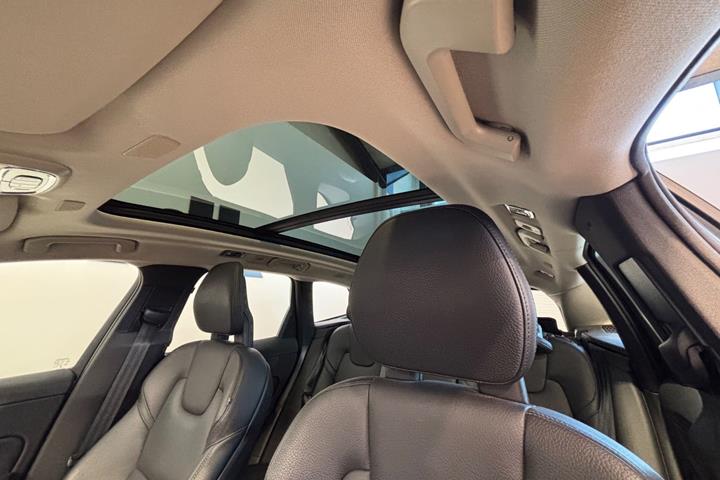 Grå Volvo XC60 fra 2018