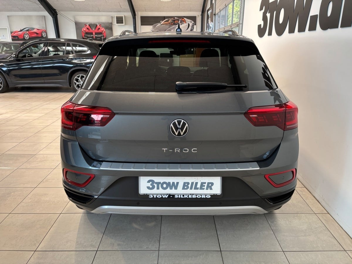 Grå VW T-Roc fra 2023