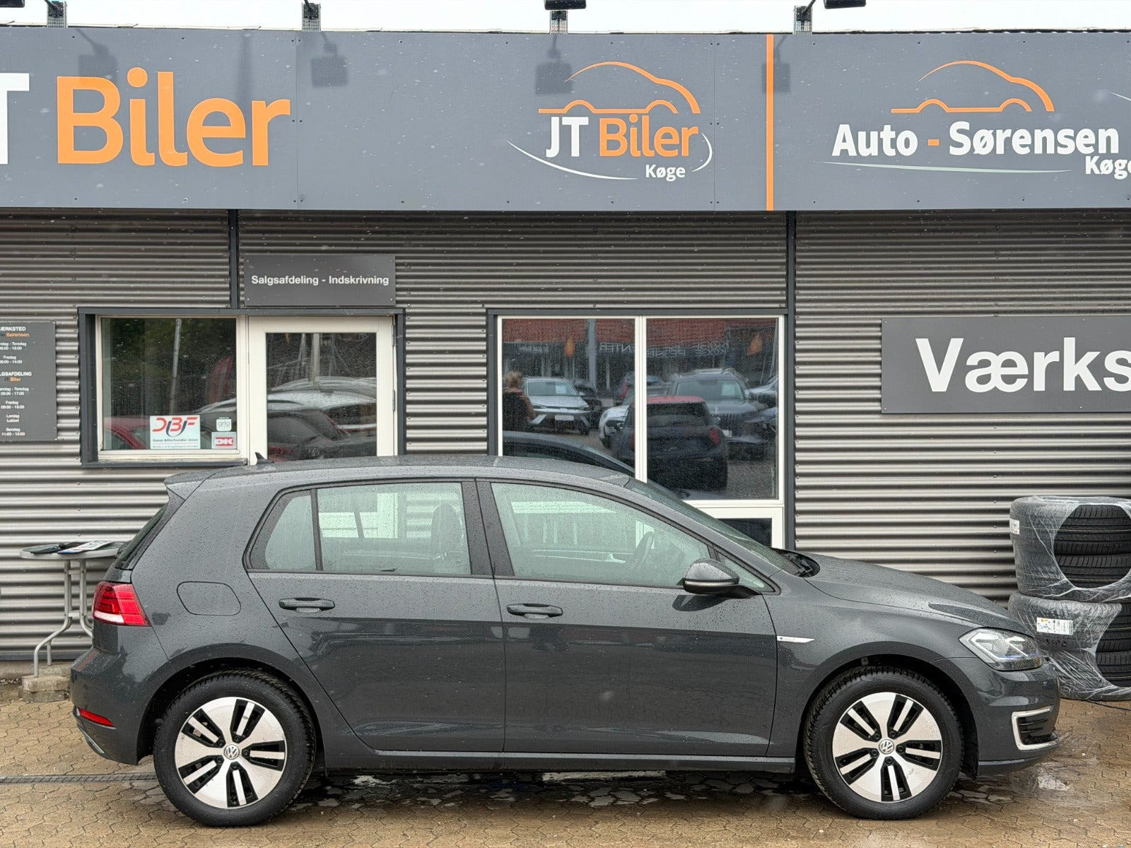 Grå VW e-Golf VII fra 2020