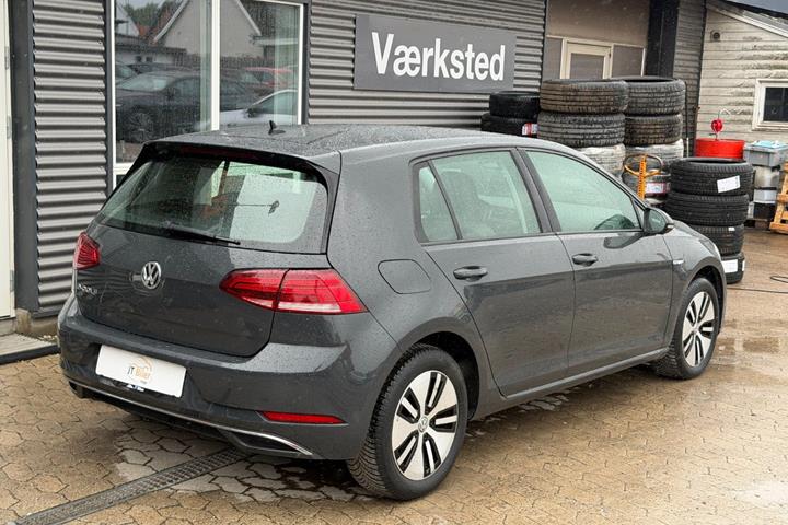 Grå VW e-Golf VII fra 2020