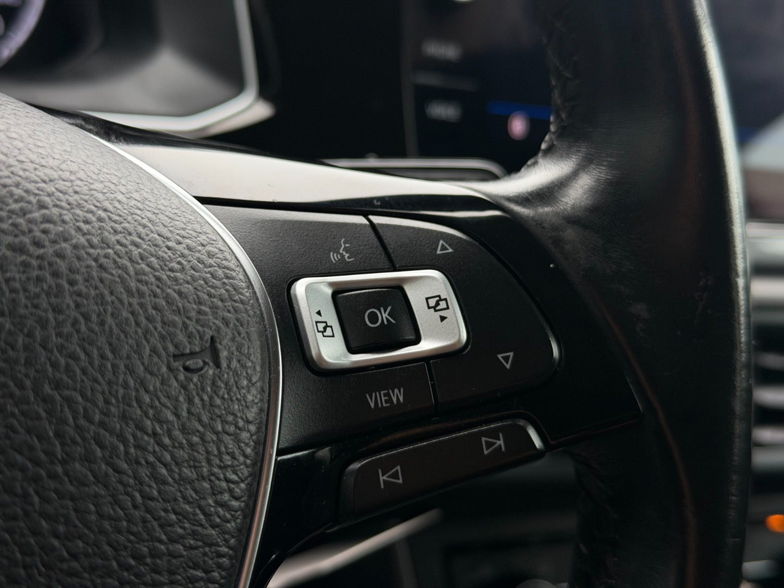 Grå VW e-Golf VII fra 2020