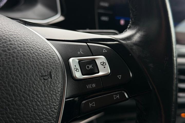 Grå VW e-Golf VII fra 2020