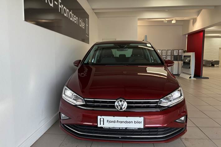 Grå VW Golf Sportsvan fra 2018