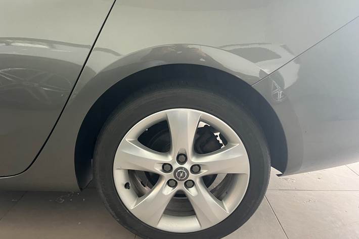 Grå Opel Astra fra 2020