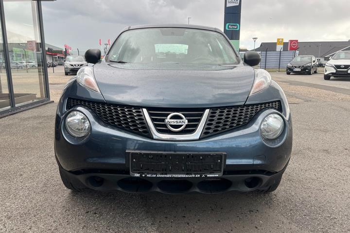 Blå Nissan Juke fra 2011