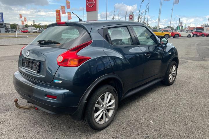 Blå Nissan Juke fra 2011