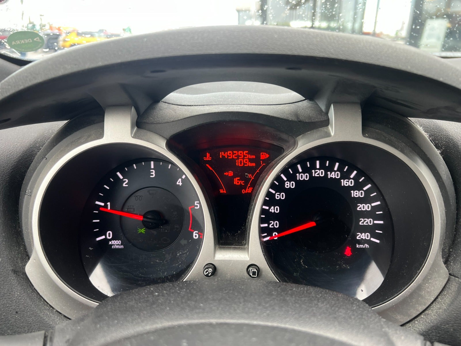 Blå Nissan Juke fra 2011