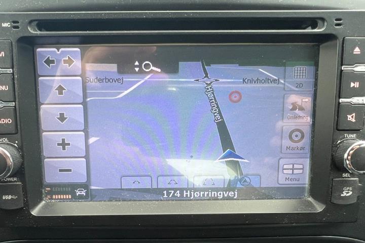 Blå Nissan Juke fra 2011