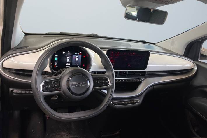 Hvid Fiat 500e fra 2022