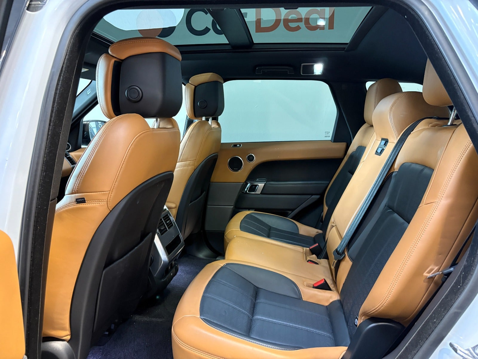 Hvid Land Rover Range Rover sport fra 2019
