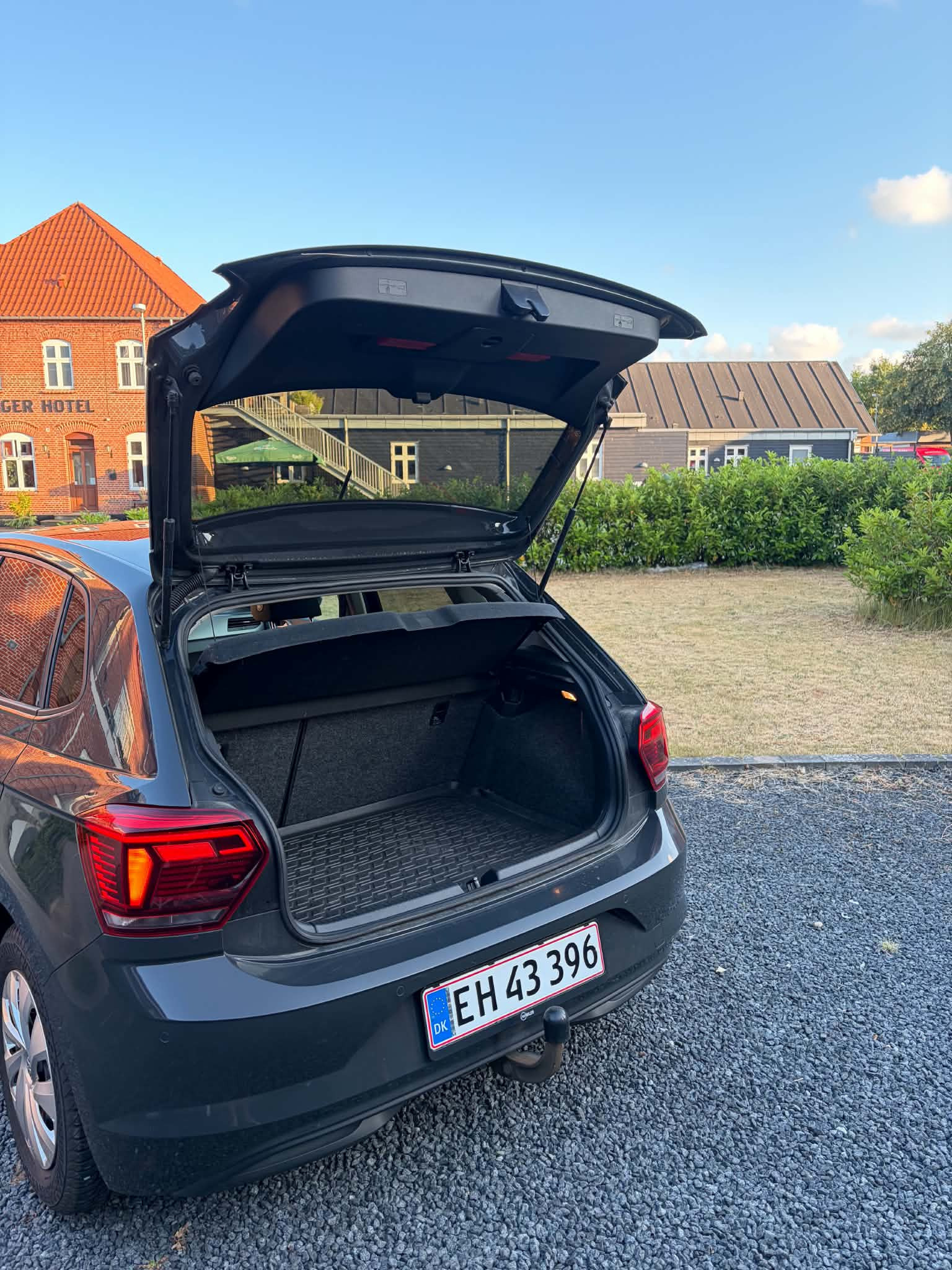 Grå VW Polo fra 2018