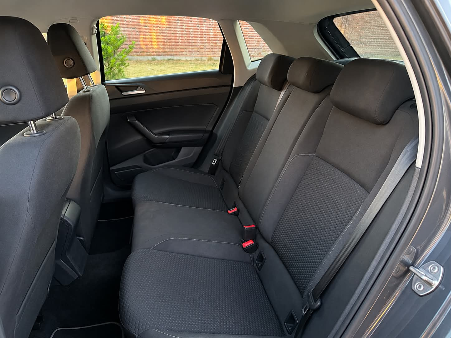 Grå VW Polo fra 2018