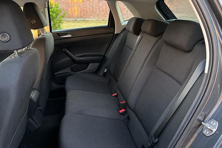 Grå VW Polo fra 2018