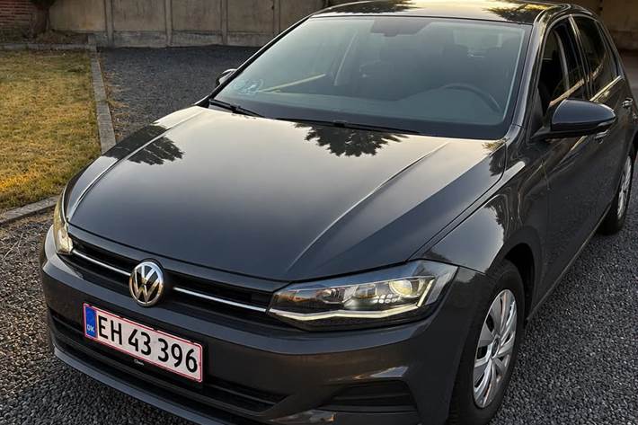 Grå VW Polo fra 2018