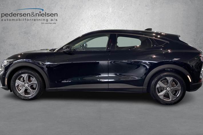 Sort Ford Mustang Mach-E fra 2021