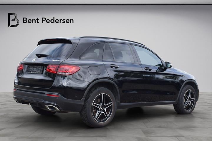 Sort Mercedes GLC300 de fra 2021