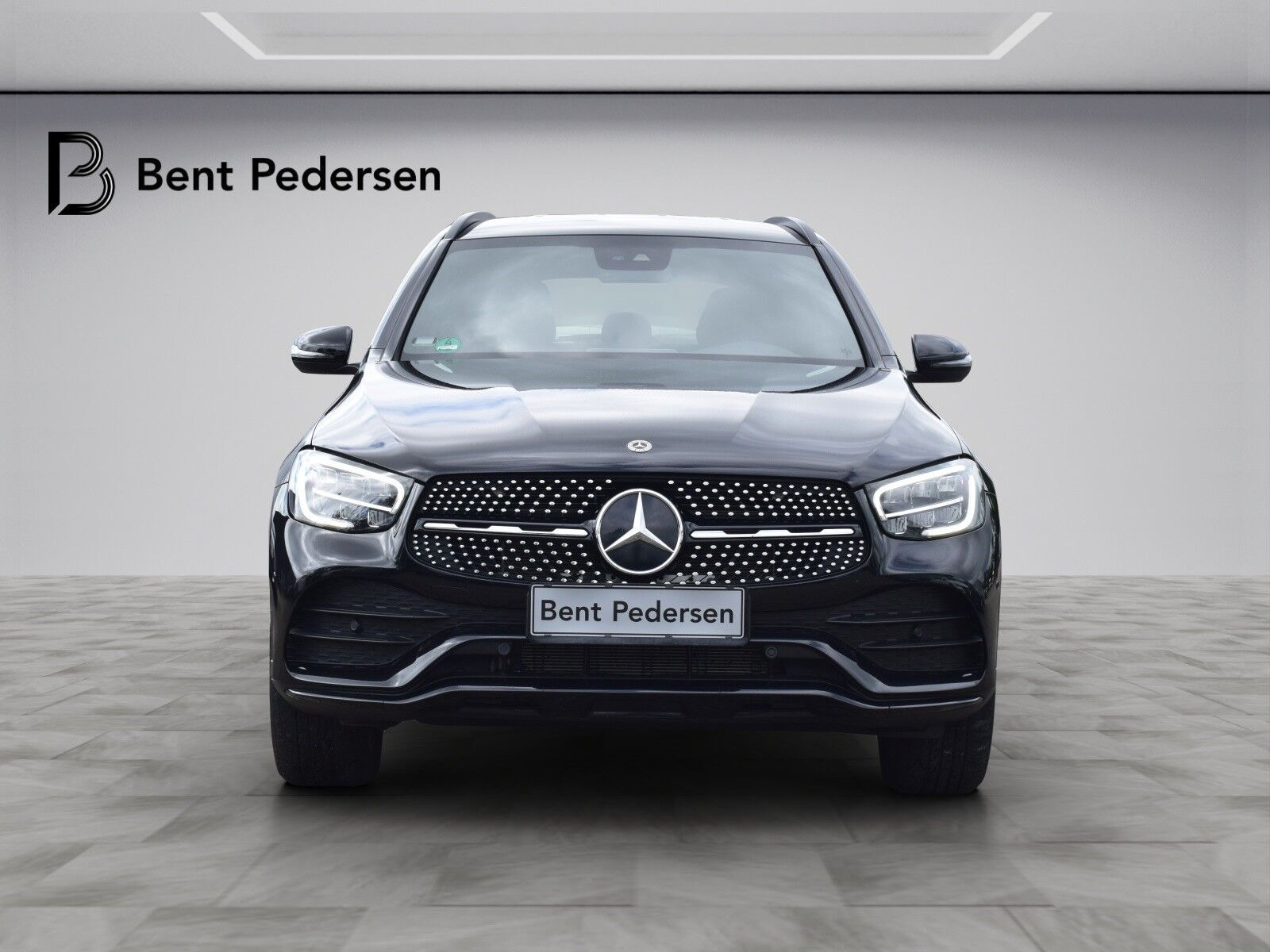 Sort Mercedes GLC300 de fra 2021