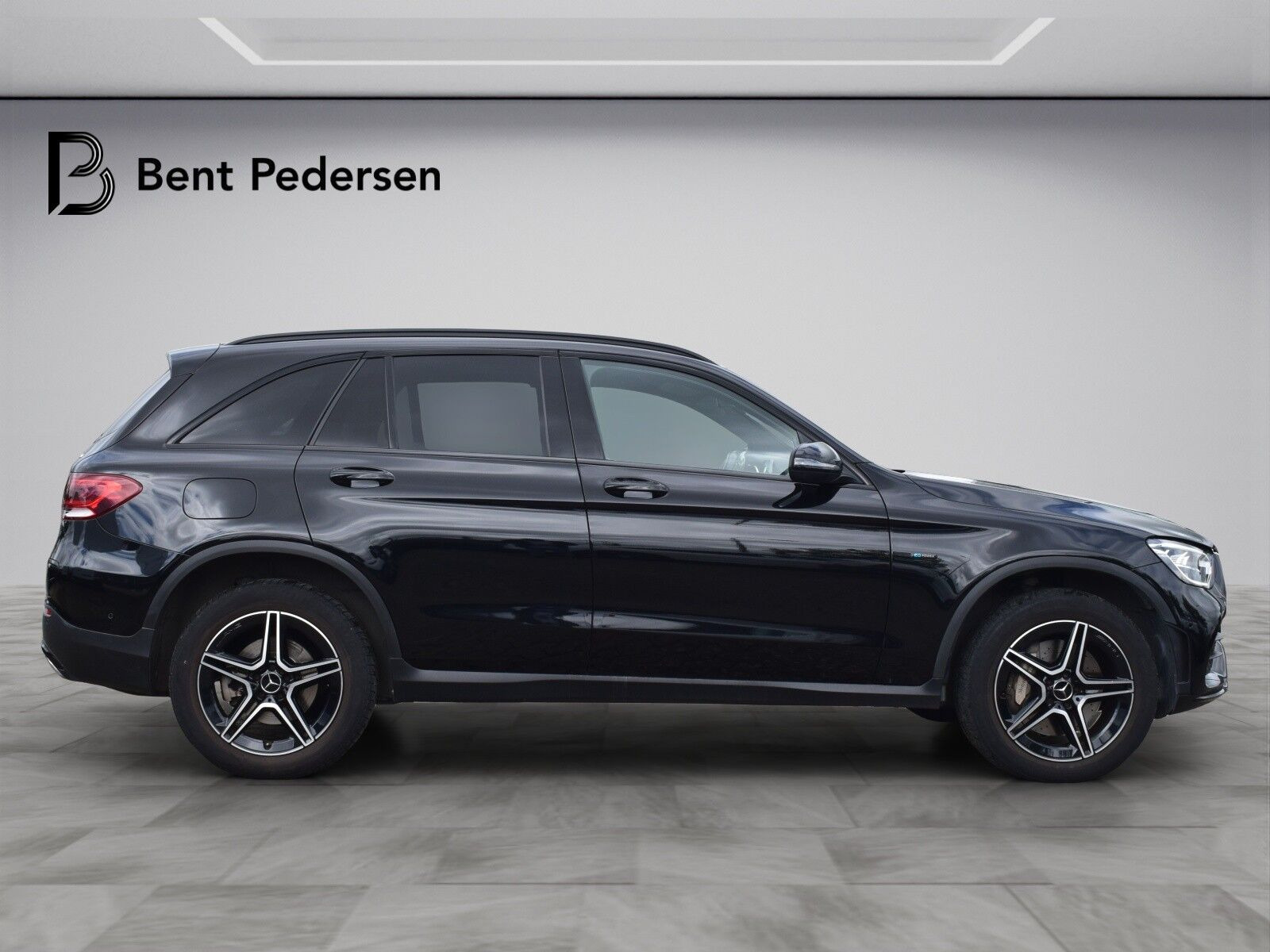 Sort Mercedes GLC300 de fra 2021