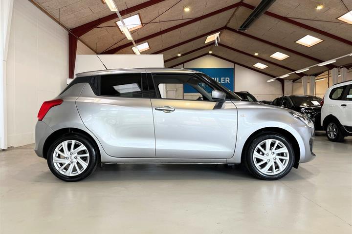 Sølv Suzuki Swift fra 2021