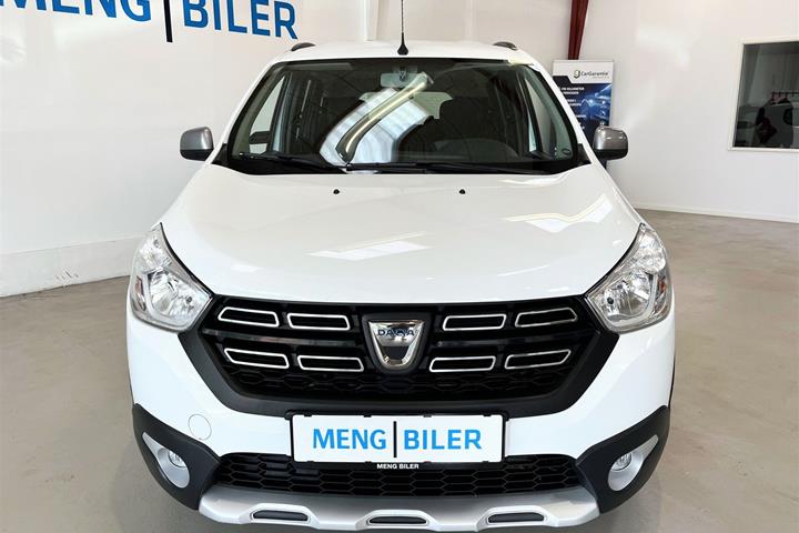 Hvid Dacia Lodgy fra 2019