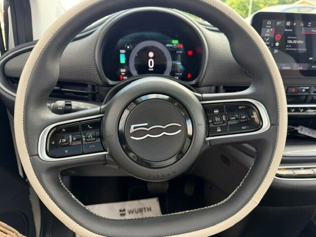 Hvid Fiat 500e fra 2023