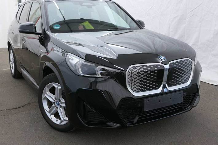 Sort BMW iX1 fra 2024