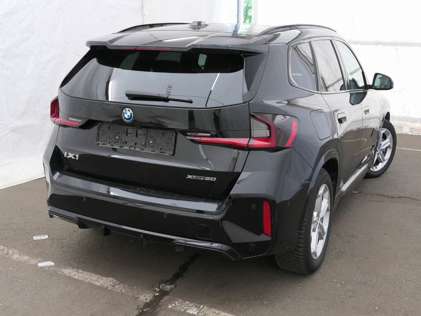 Sort BMW iX1 fra 2024