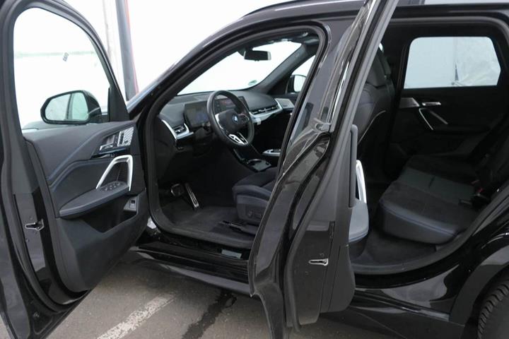Sort BMW iX1 fra 2024