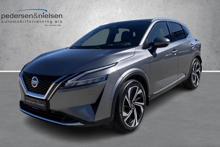 Grå Nissan Qashqai fra 2022