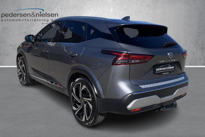 Grå Nissan Qashqai fra 2022