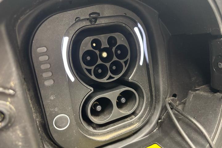 Blå Fiat 500e fra 2023