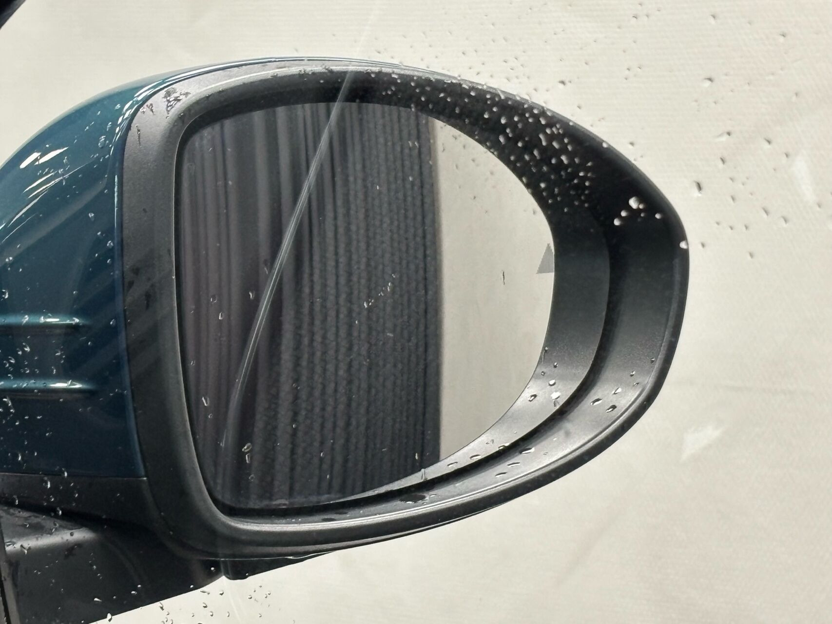 Blå Fiat 500e fra 2023
