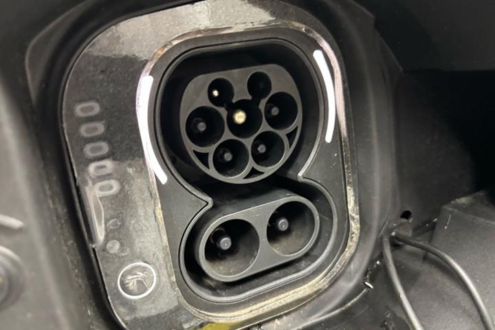 Blå Fiat 500e fra 2023