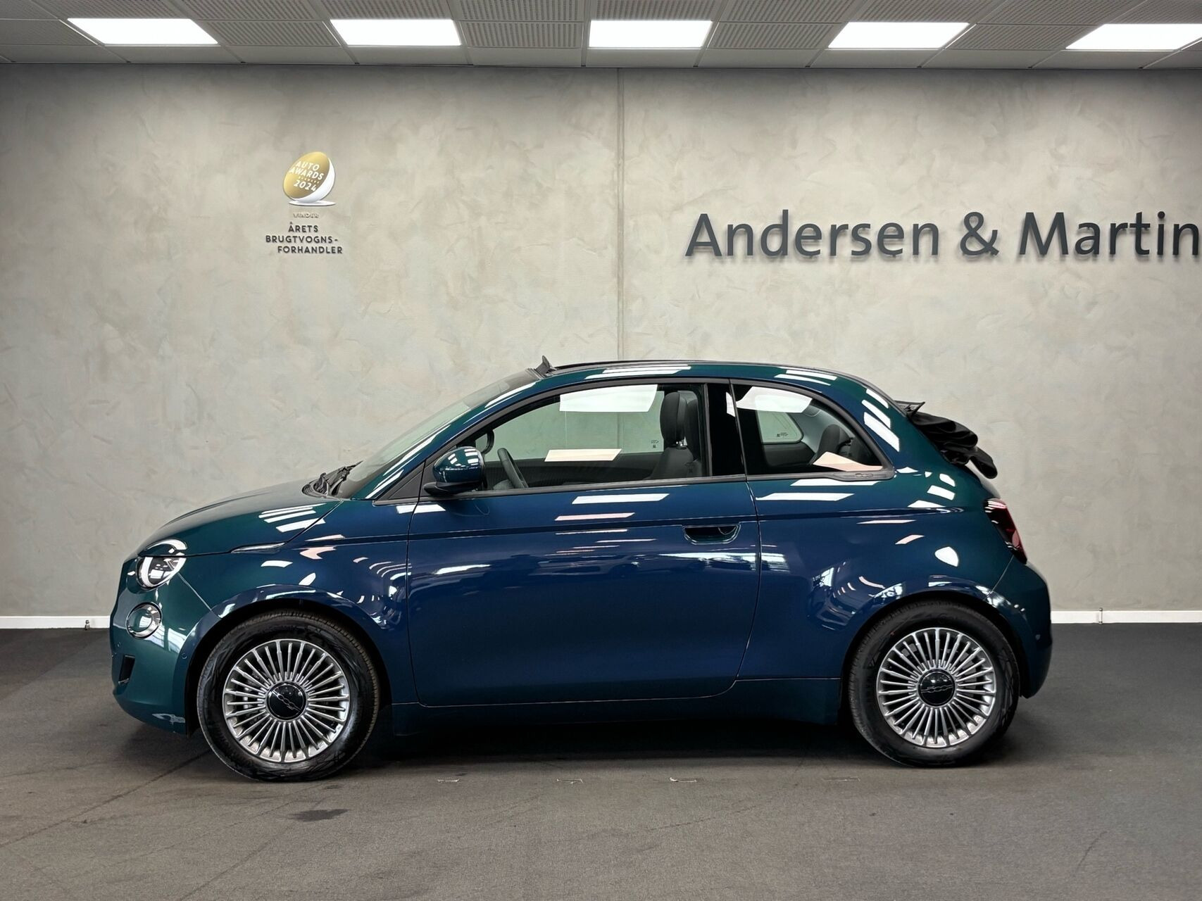Grøn Fiat 500e fra 2023
