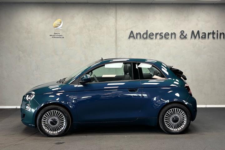 Grøn Fiat 500e fra 2023