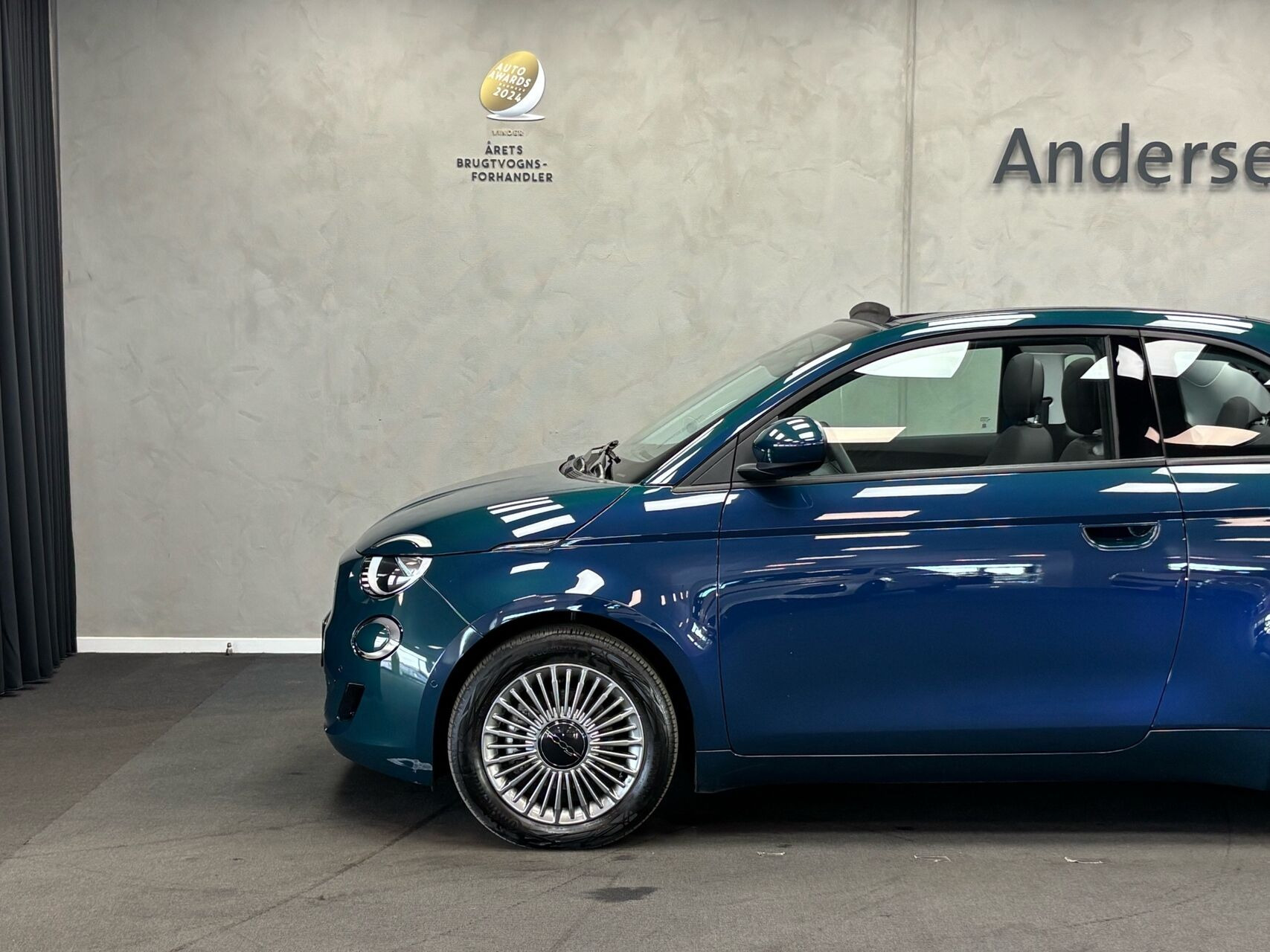 Grøn Fiat 500e fra 2023