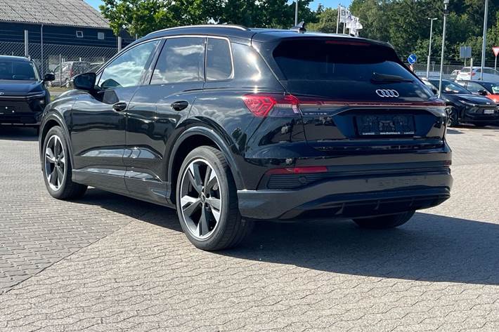 Sort Audi Q4 fra 2024